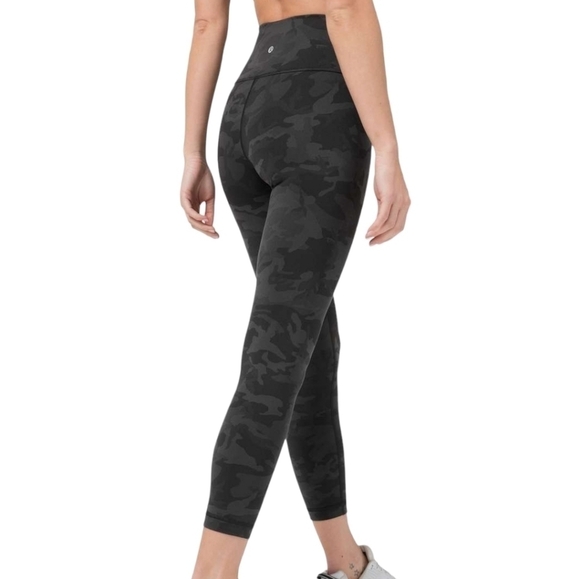 Lululemon | Women's Wunder Under High-Rise 25" Camo Tight Leggings (Size 6) - Picture 13 of 13